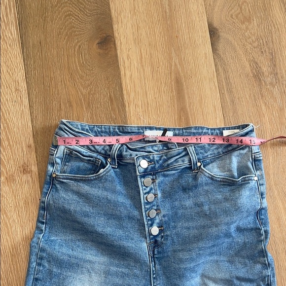 Risen raylee cross over denim
Jeans Stylish Blue Button-Fly Jeans size. 15 32 - Picture 9 of 9